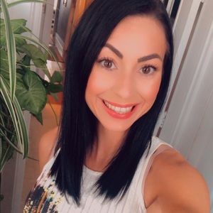 Meet your Posher, Alicia